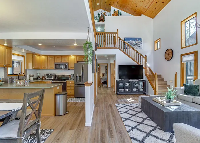 Pet-friendly W/ Fire Pit In Pinetop!